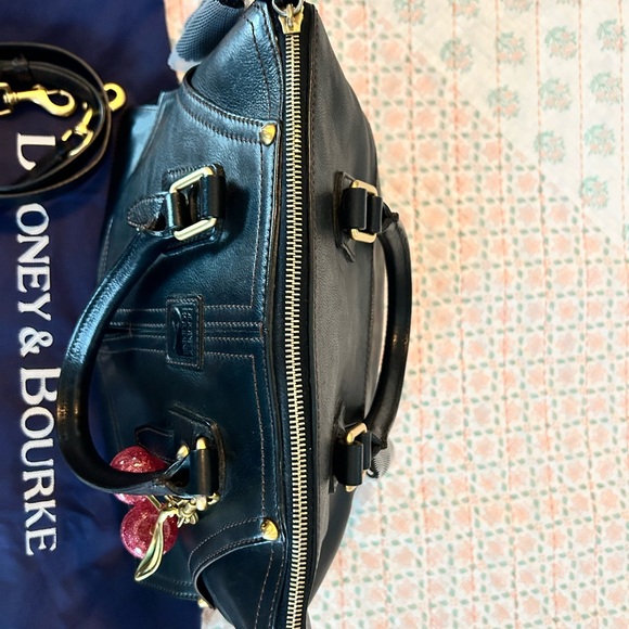 Dooney & Bourke Florentine Leather Clayton Satchel in Black, Excellent Used Cond - Picture 5 of 16